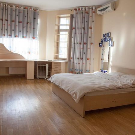 Two Bedroom Apartment With Balcony Κίεβο Εξωτερικό φωτογραφία
