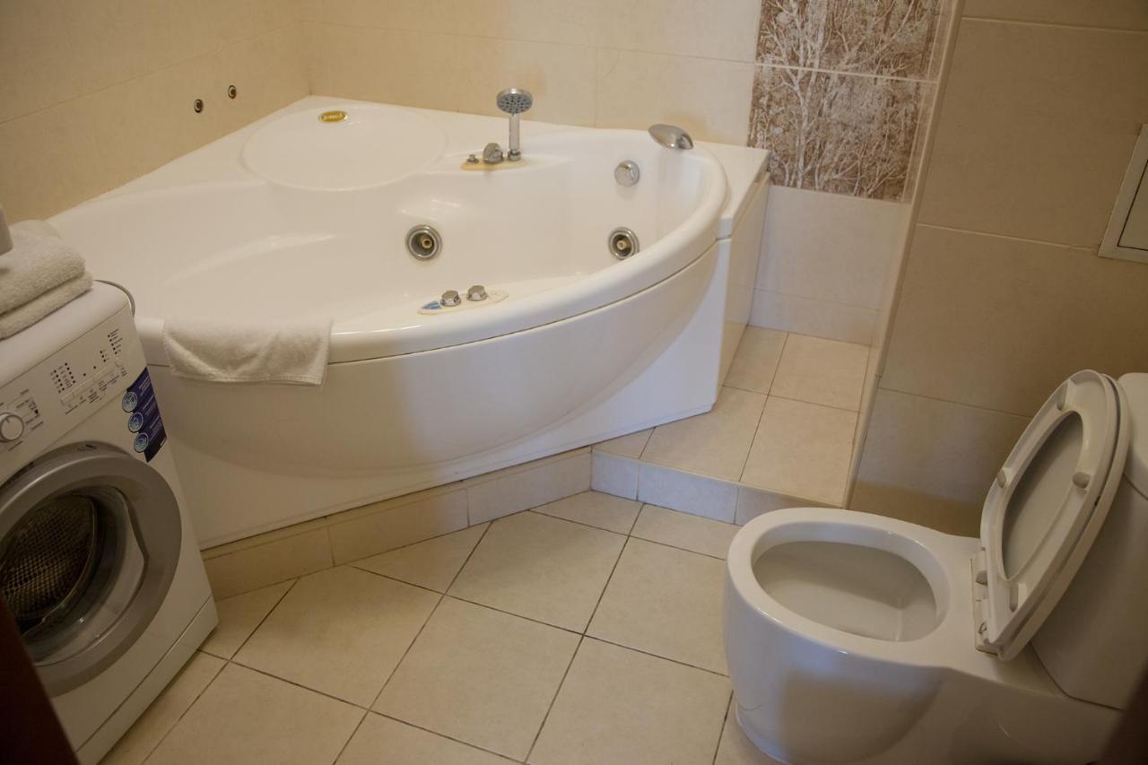 Two Bedroom Apartment With Balcony Κίεβο Εξωτερικό φωτογραφία