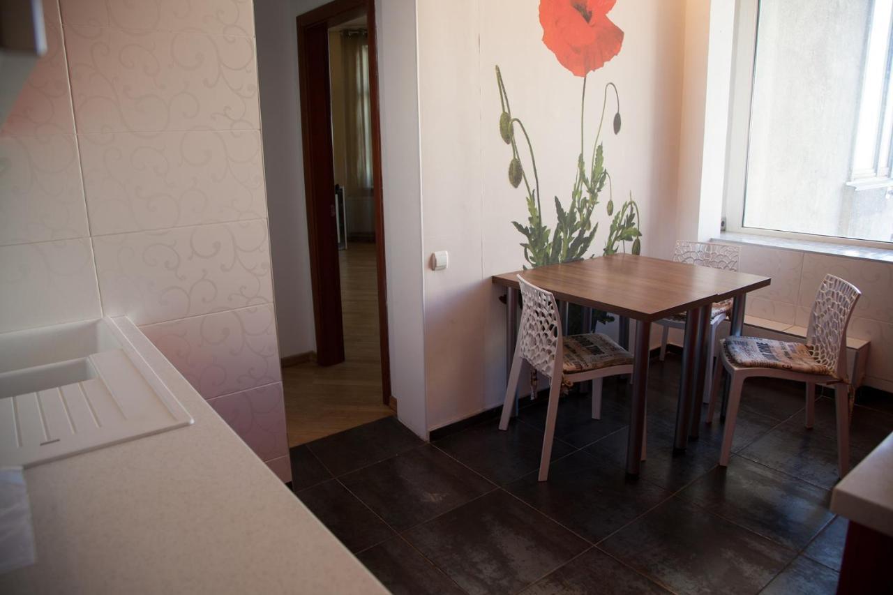 Two Bedroom Apartment With Balcony Κίεβο Εξωτερικό φωτογραφία