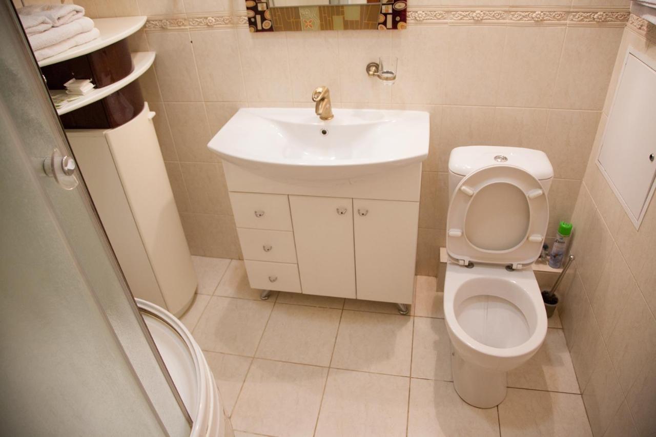 Two Bedroom Apartment With Balcony Κίεβο Εξωτερικό φωτογραφία