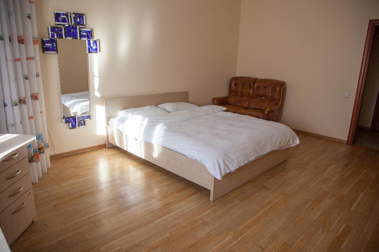 Two Bedroom Apartment With Balcony Κίεβο Εξωτερικό φωτογραφία