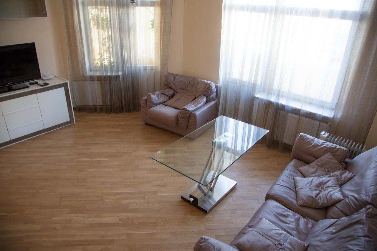 Two Bedroom Apartment With Balcony Κίεβο Εξωτερικό φωτογραφία