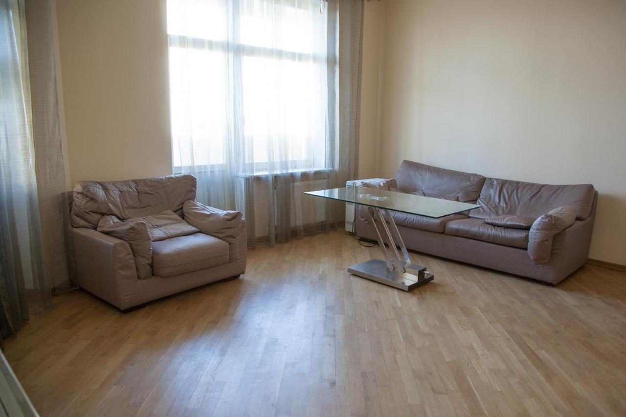 Two Bedroom Apartment With Balcony Κίεβο Εξωτερικό φωτογραφία