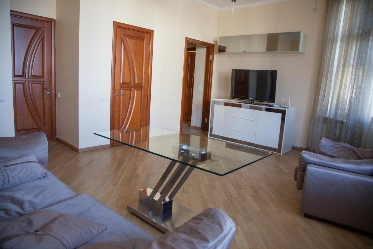 Two Bedroom Apartment With Balcony Κίεβο Εξωτερικό φωτογραφία